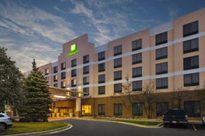 Гостиница Holiday Inn Hotel & Suites Bolingbrook, an IHG Hotel  Болингбрук